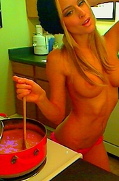 Femme Topless In The Kitchen 07