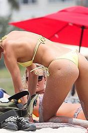 Celeb Babe Candice Swanepoel In Yellow Bikini 01