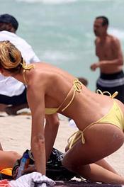 Celeb Babe Candice Swanepoel In Yellow Bikini 09