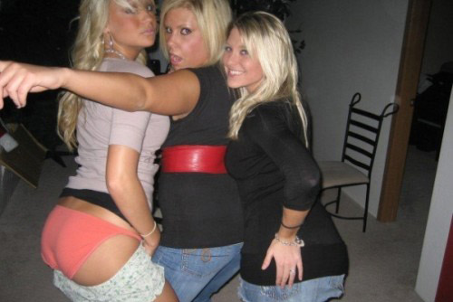 Naughty Amateur Babes 09