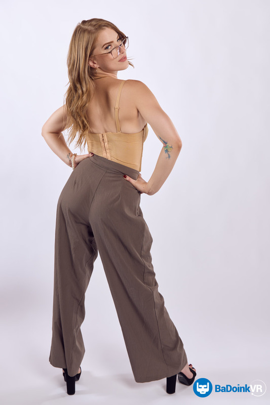 The blonde girl with ample breasts always knows exactly how to behave, but now she couldn't help herself, she threw herself on t 10