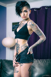 Leigh Raven Tattooed Hottie 00