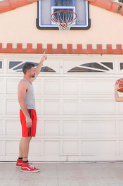 Petite Babe Scores Big 01