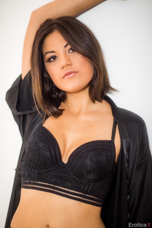 Who Calls the Cops? 00