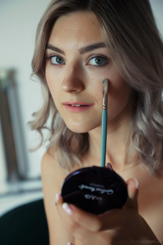 Make Up 01