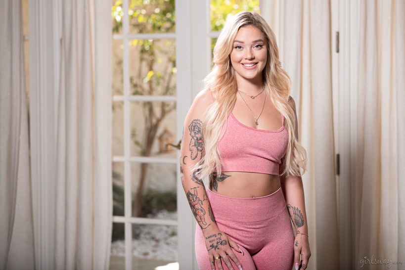Kali Roses, Violet Myers And Carolina Cortez 01