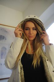 Hailey Marie - Commando 02