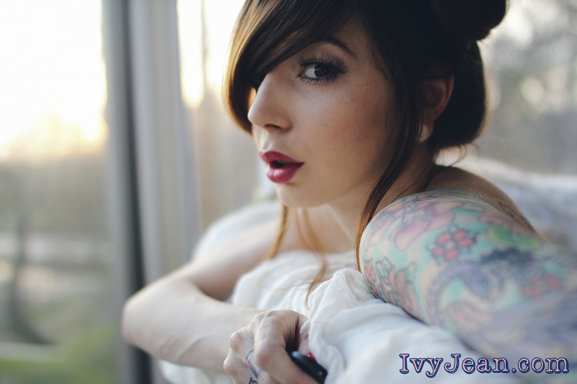 Tattooed Hottie Ivy Jean 05
