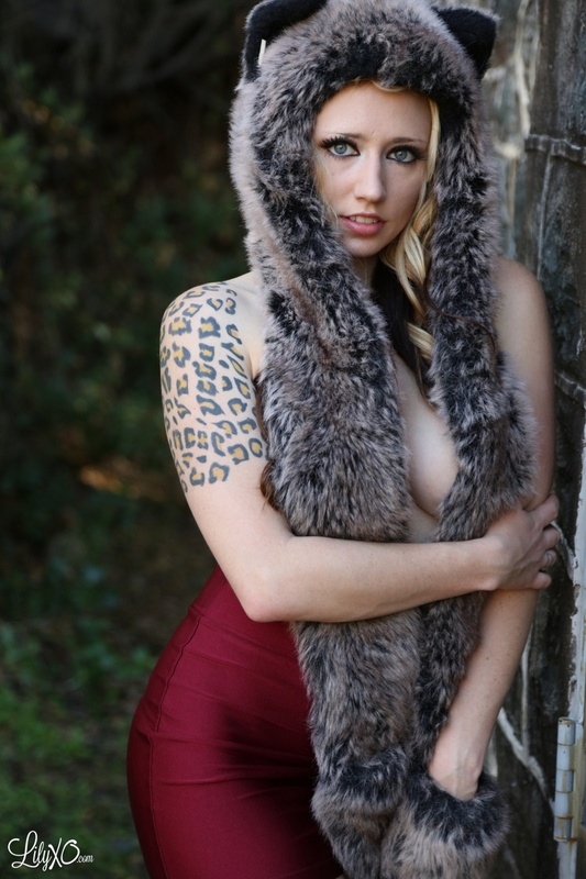 Lily Xo Strips Outdoor 02