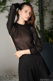 Lady in Black 00
