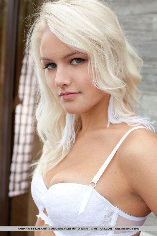 Blue Eyed Teen Posing Outdoors 05