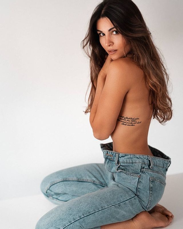 Hot Model Melli Netra 02