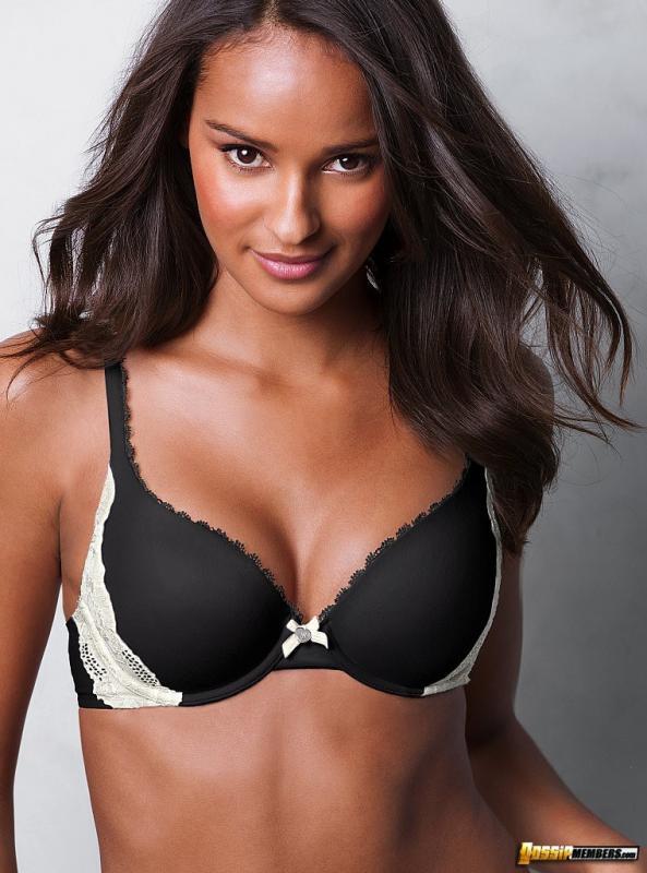 Gracie Carvalho  03
