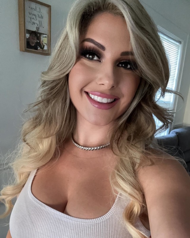 Bikini Babe Angelique Carmella 20