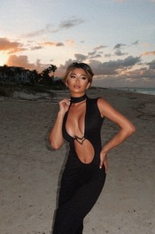 Fantastic Curves / Nicole Trinidad 11