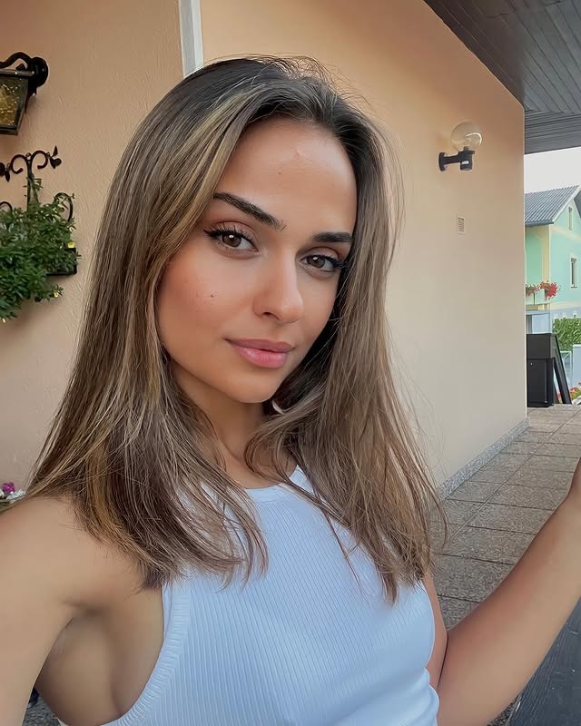 Sexy European Singer From Austria 08
