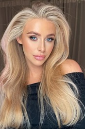 Veronika Gorska 06