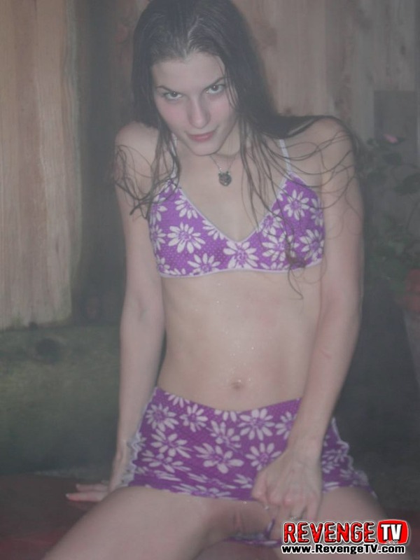 Wet Amateur Brunette 02