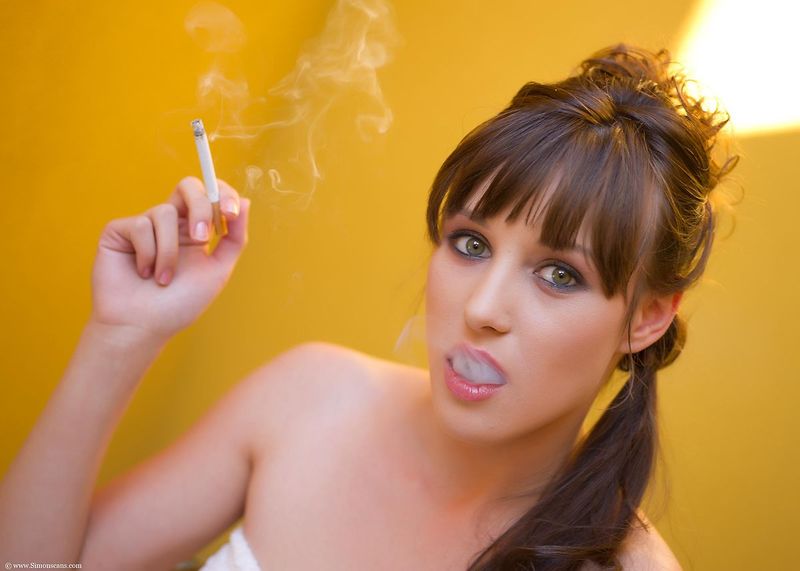Hot Naked Nolita Is Smoking 00