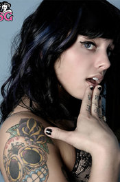 Amazing Tattooed Girl 03