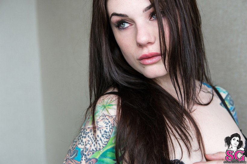 Horny Tattooed Babe 04