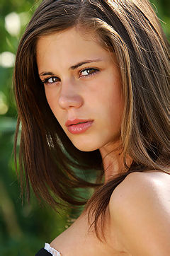 Beauty Girl Caprice Gets Naked Outdoors