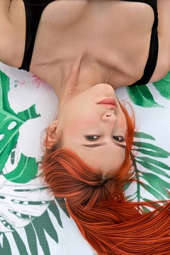 Violet Prydz Work Her Fingers In Her Cum Craving Bare Cooch 