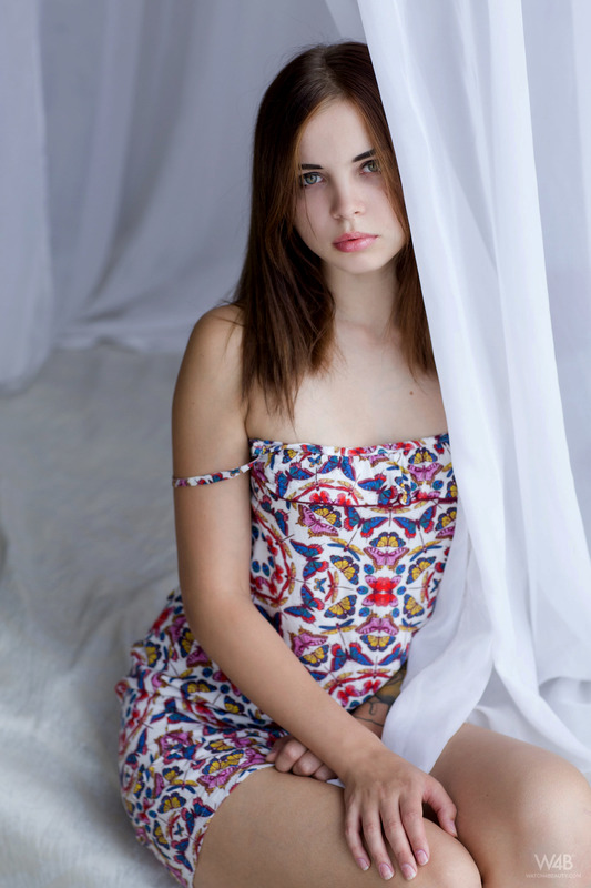 Tatoo Teen In Bed 01